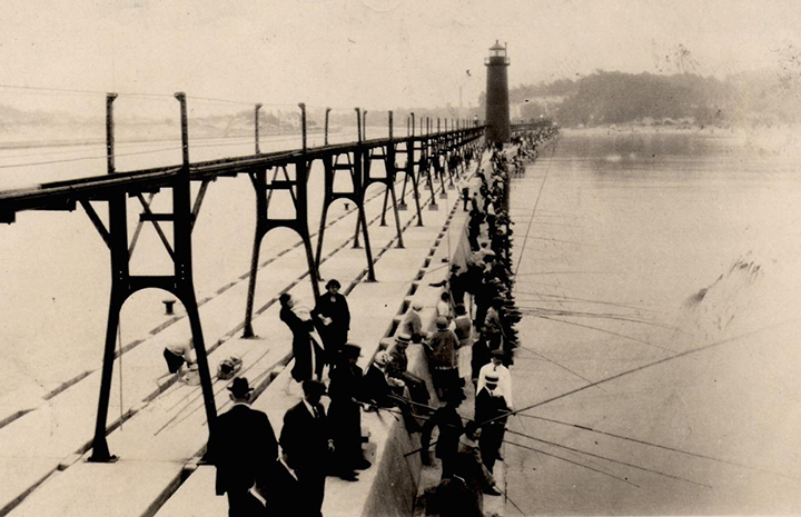 Vintage-GHPierFishingbyHistoricalMuseum